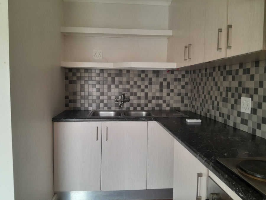 To Let 1 Bedroom Property for Rent in Pinelands Western Cape